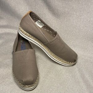 BOBS from Skechers Women’s Slip-On Shoes – Size 6